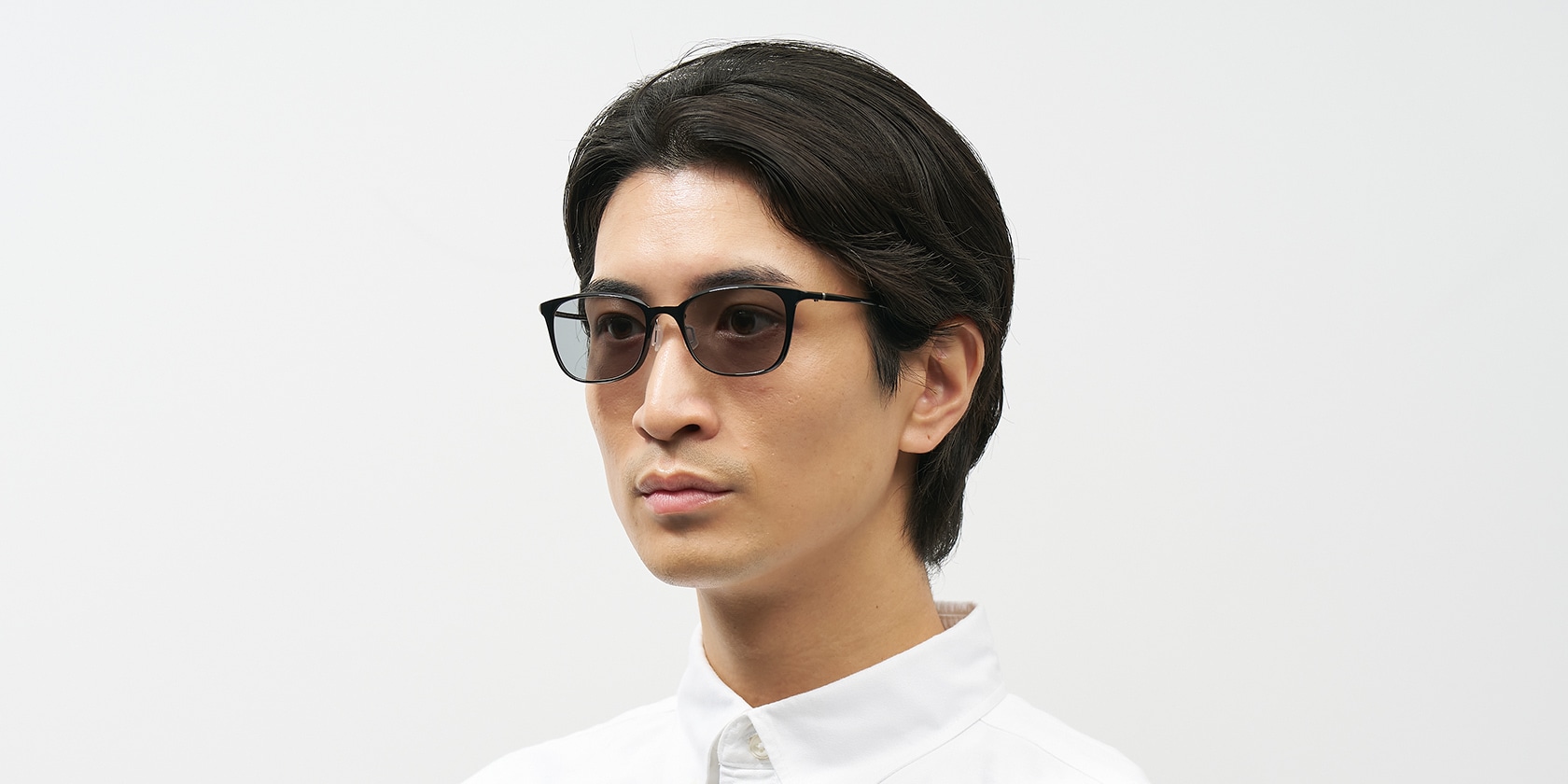 スモーキーグレー 偏光度 55%